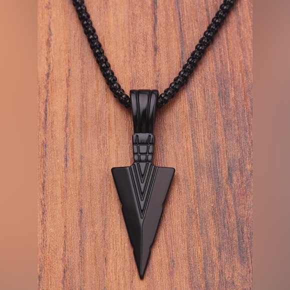 Black Arrow Charm Necklace Unisex - Picture 3 of 11